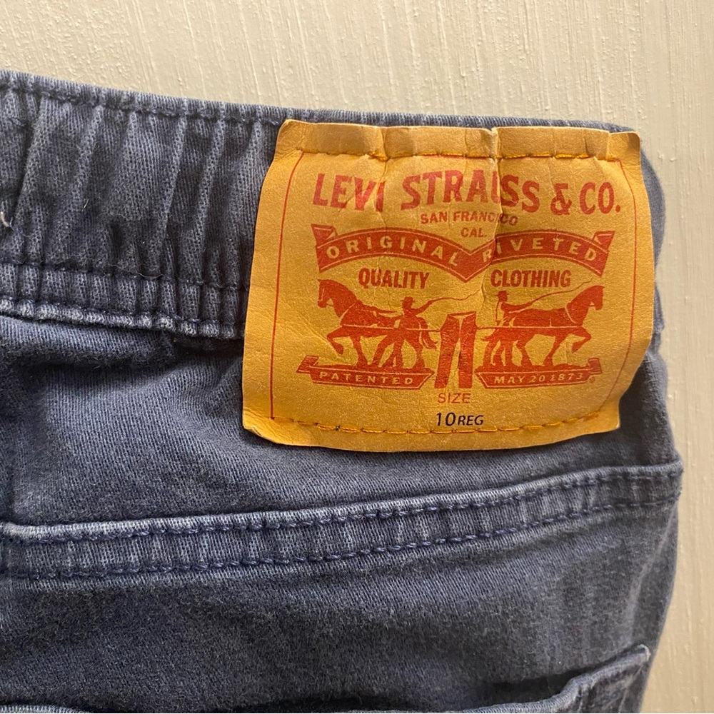 Levi’s - Picture 2 of 5